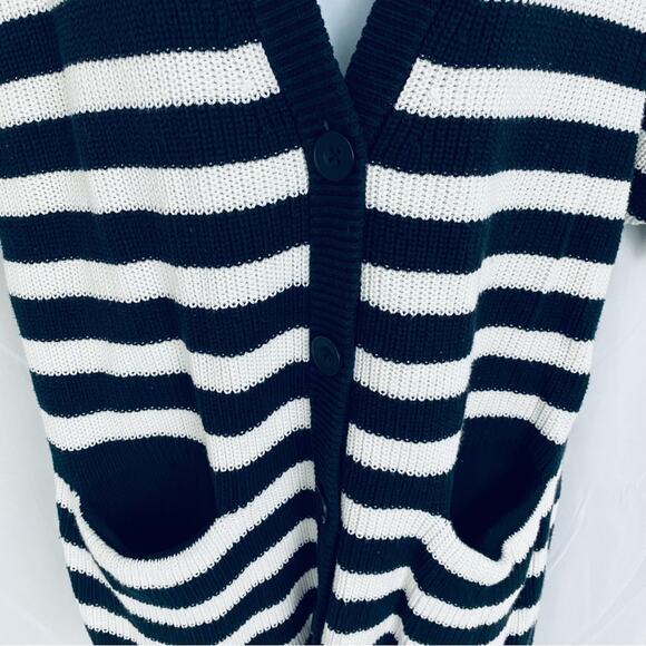 CAbi Oversized Knit Short Sleeve Cardigan Size Small - Picture 3 of 9